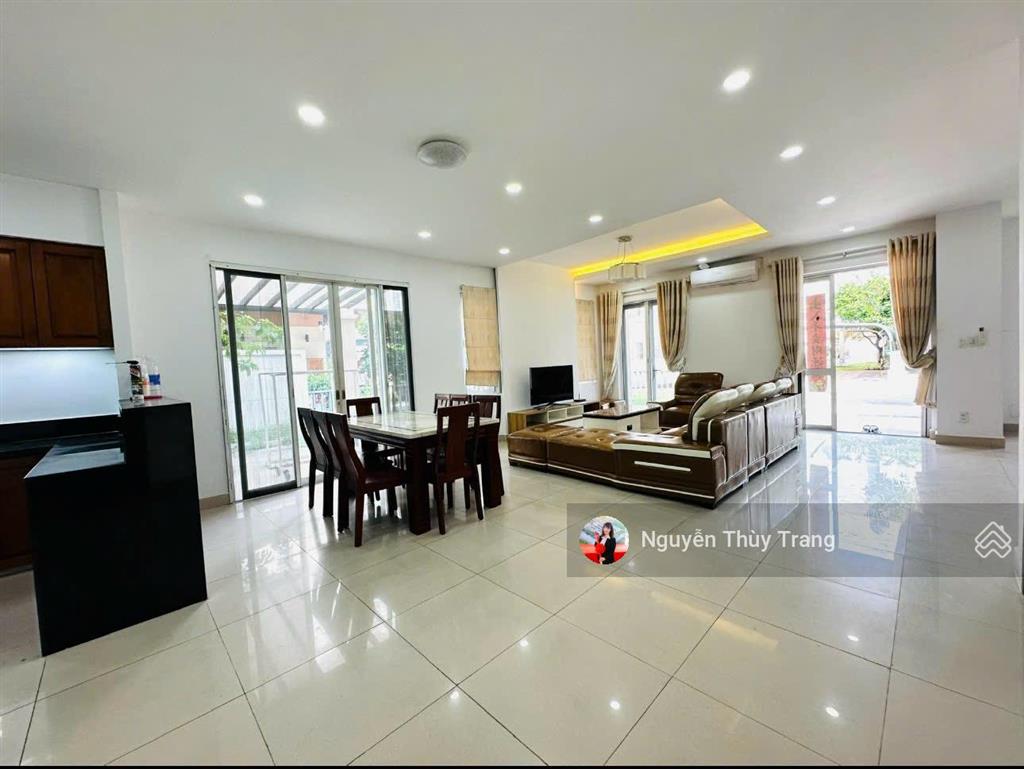 Bán biệt thự 4pn, 4wc, 259m2 tại khu oasis, giá tốt, sẵn thu nhập, cạnh hồ bơi. ngang 14m