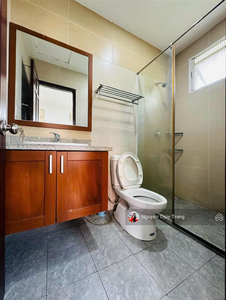 Bán biệt thự 4pn, 4wc, 259m2 tại khu oasis, giá tốt, sẵn thu nhập, cạnh hồ bơi. ngang 14m