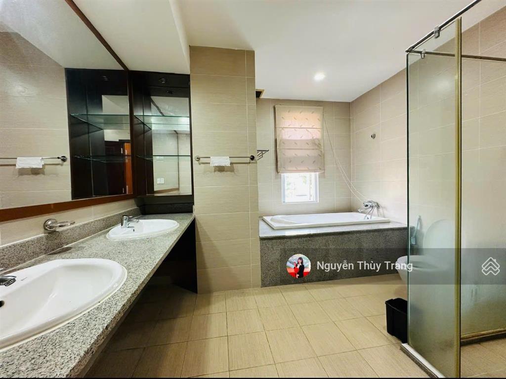 Bán biệt thự 4pn, 4wc, 259m2 tại khu oasis, giá tốt, sẵn thu nhập, cạnh hồ bơi. ngang 14m