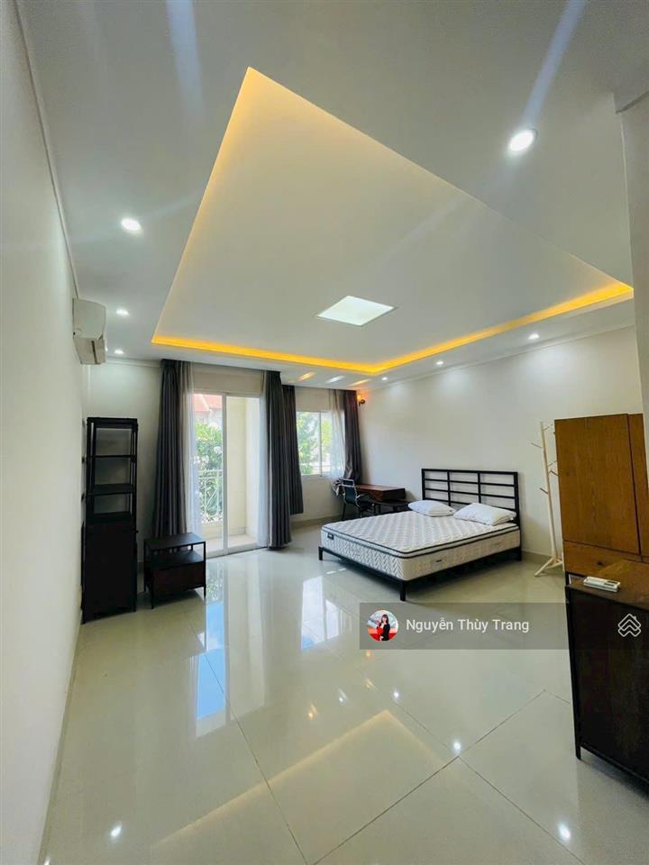 Bán gấp biệt thự cạnh khu chinatown đang sẵn hd thuê 5x30m 4pn. 1 trệt 2 lầu sân thượng, giá tốt