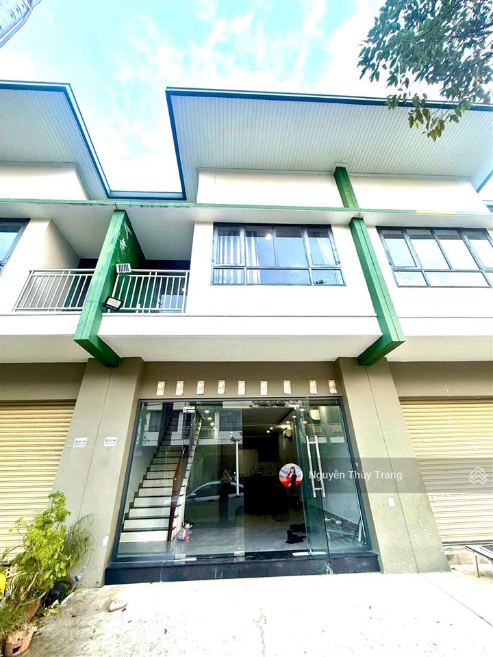 Chỉ 6,5 triệu/tháng  thuê ngay nhà liền kề oasis city, dọn vào ở liền, 2pn, 2wc