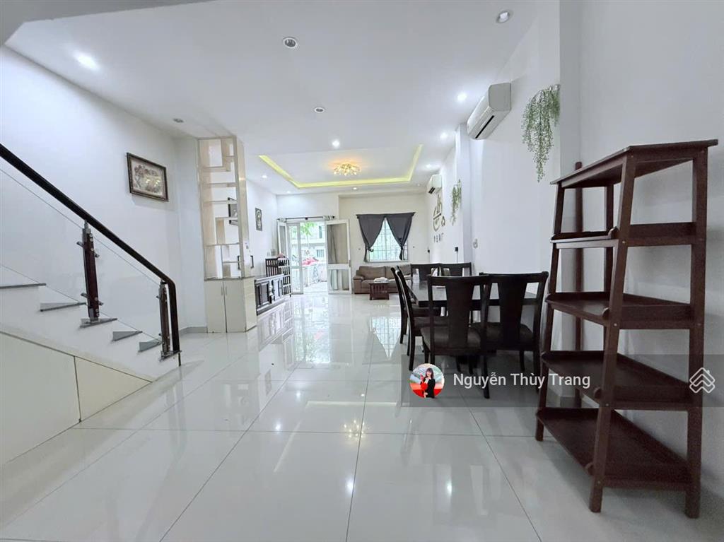 Cho thuê bt view đẹp, 100m2, 15 triệu, tại khu đô thị việt  sing the oasis, bình dương