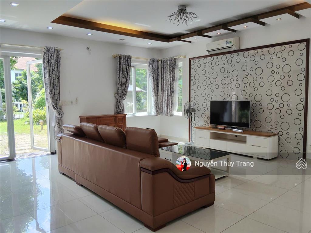 Cho thuê bt 4pn, 4wc, 300m2 tại khu đô thị việt  sing the oasis, 27 triệu