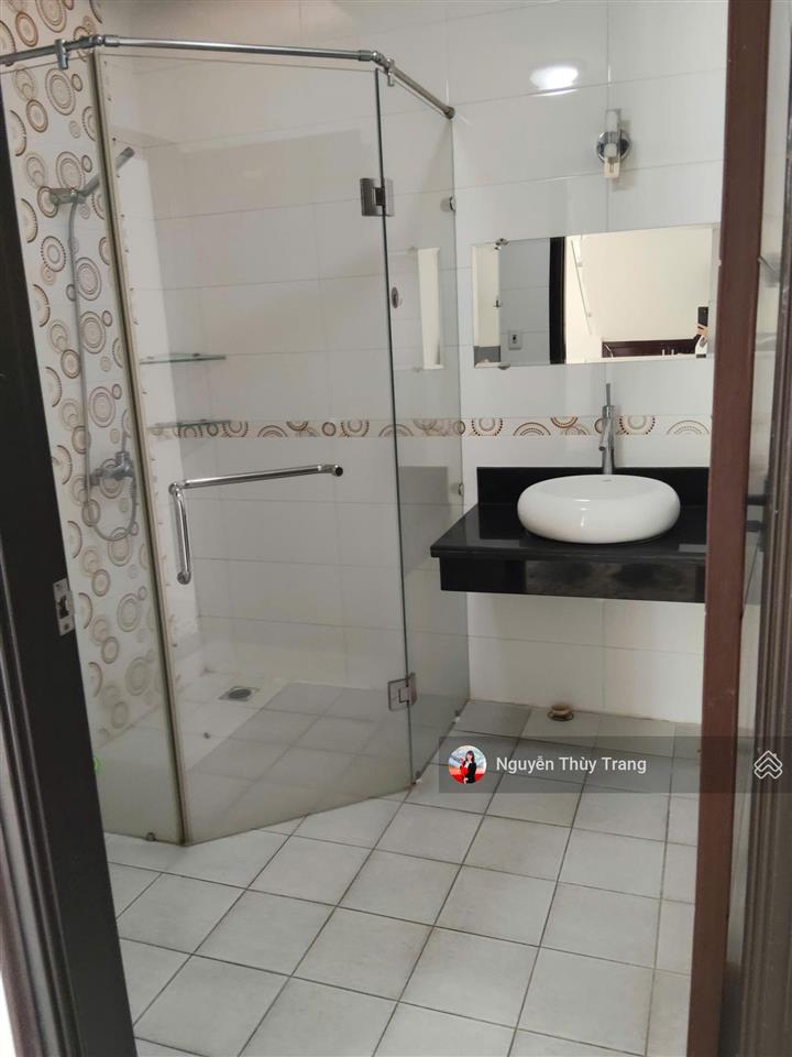 Cho thuê bt 4pn, 4wc, 300m2 tại khu đô thị việt  sing the oasis, 27 triệu