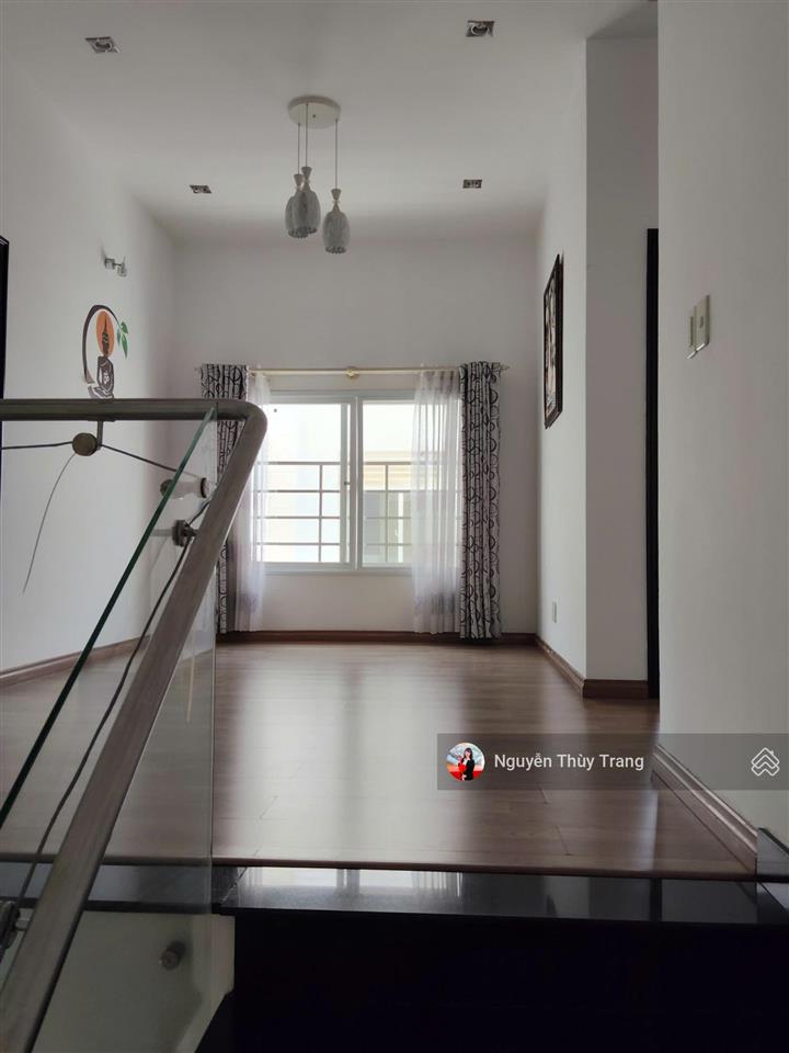 Cho thuê bt 4pn, 4wc, 300m2 tại khu đô thị việt  sing the oasis, 27 triệu