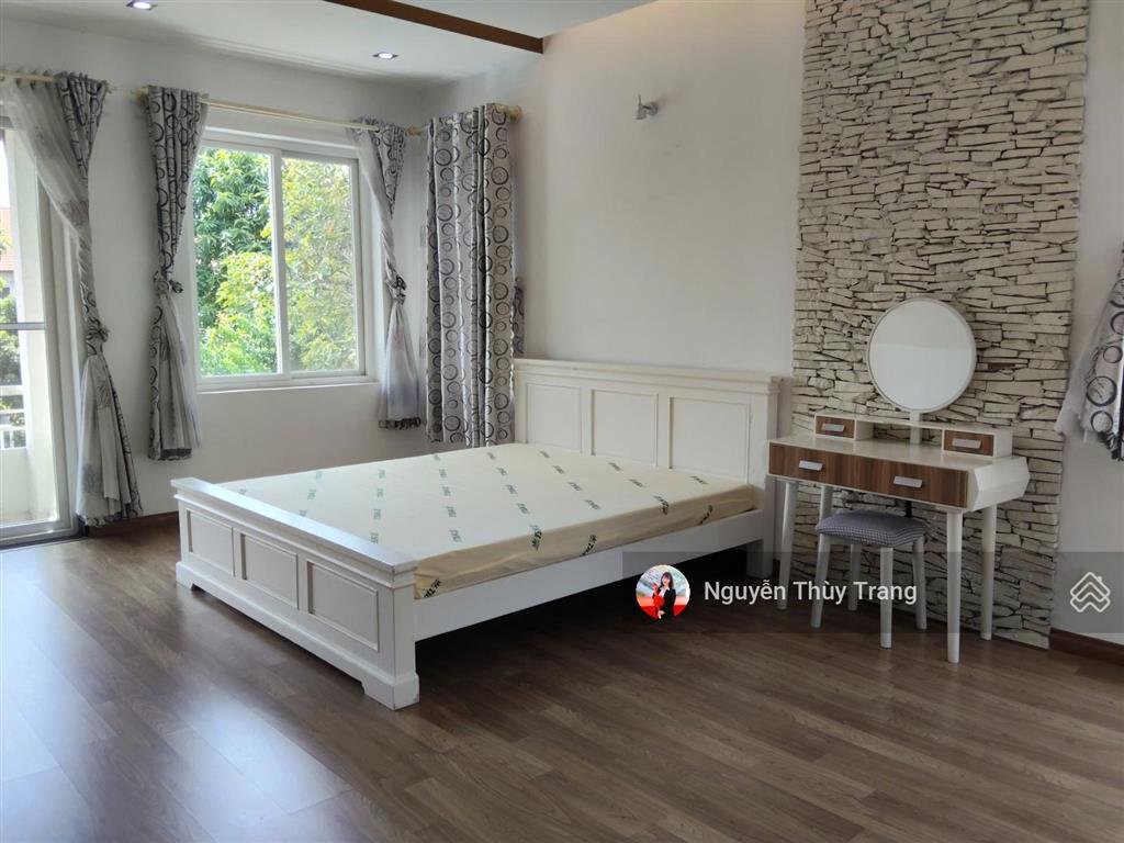 Cho thuê bt 4pn, 4wc, 300m2 tại khu đô thị việt  sing the oasis, 27 triệu