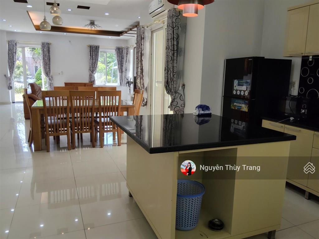 Cho thuê bt 4pn, 4wc, 300m2 tại khu đô thị việt  sing the oasis, 27 triệu