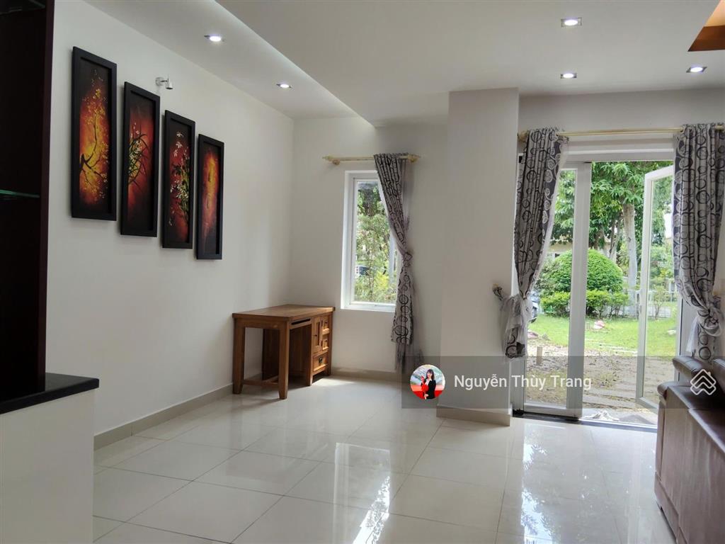 Cho thuê bt 4pn, 4wc, 300m2 tại khu đô thị việt  sing the oasis, 27 triệu