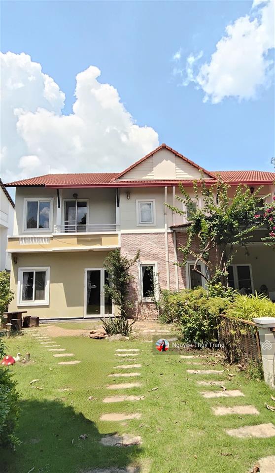 Cho thuê bt 4pn, 4wc, 300m2 tại khu đô thị việt  sing the oasis, 27 triệu