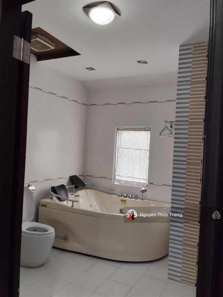 Cho thuê bt 4pn, 4wc, 300m2 tại khu đô thị việt  sing the oasis, 27 triệu