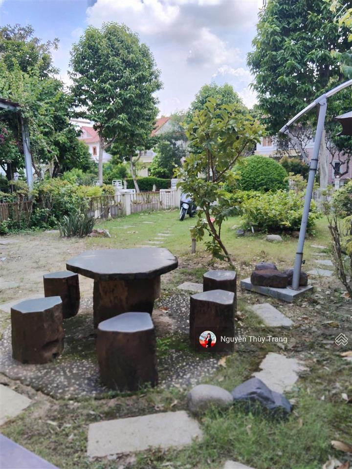 Cho thuê bt 4pn, 4wc, 300m2 tại khu đô thị việt  sing the oasis, 27 triệu