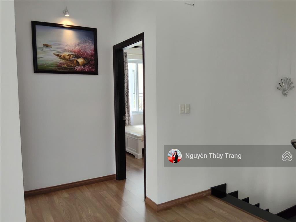 Cho thuê bt 4pn, 4wc, 300m2 tại khu đô thị việt  sing the oasis, 27 triệu