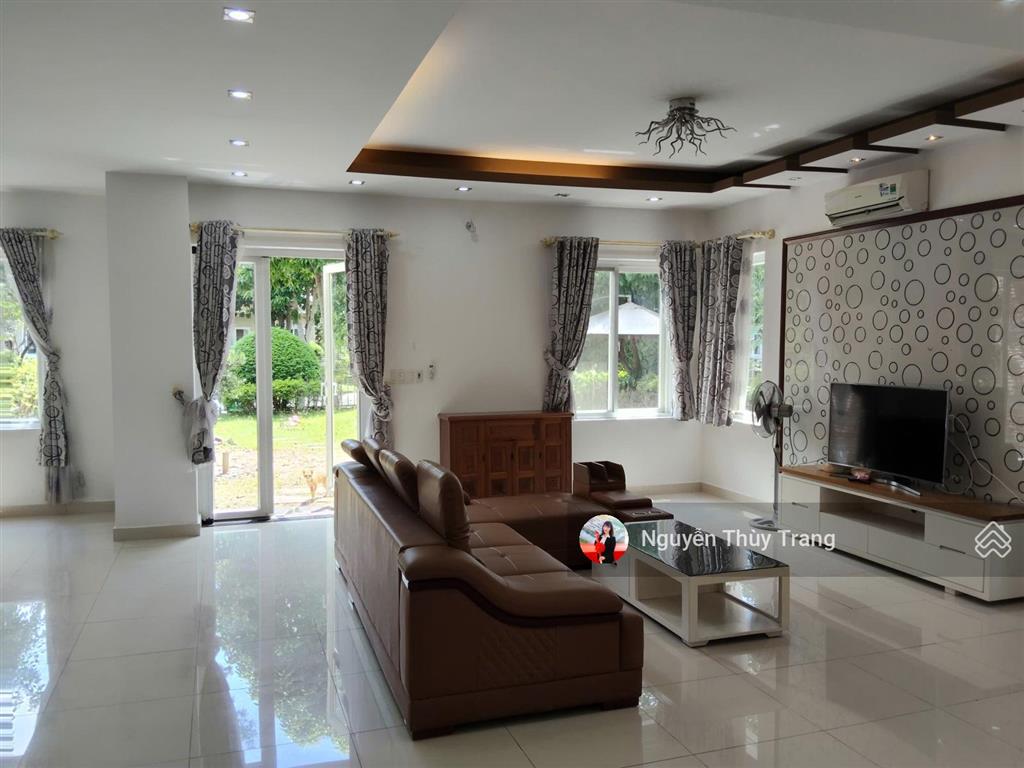 Cho thuê bt 4pn, 4wc, 300m2 tại khu đô thị việt  sing the oasis, 27 triệu