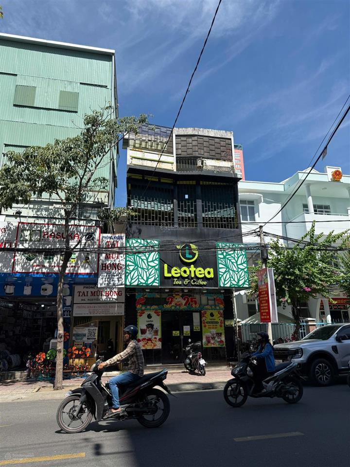 Bán nhà mặt tiền đường quang trung, đối diện ngân hàng vcb, bidv.