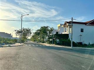 Bán lô 2 mặt tiền siêu đẹp khu vực trung tâm Hội An