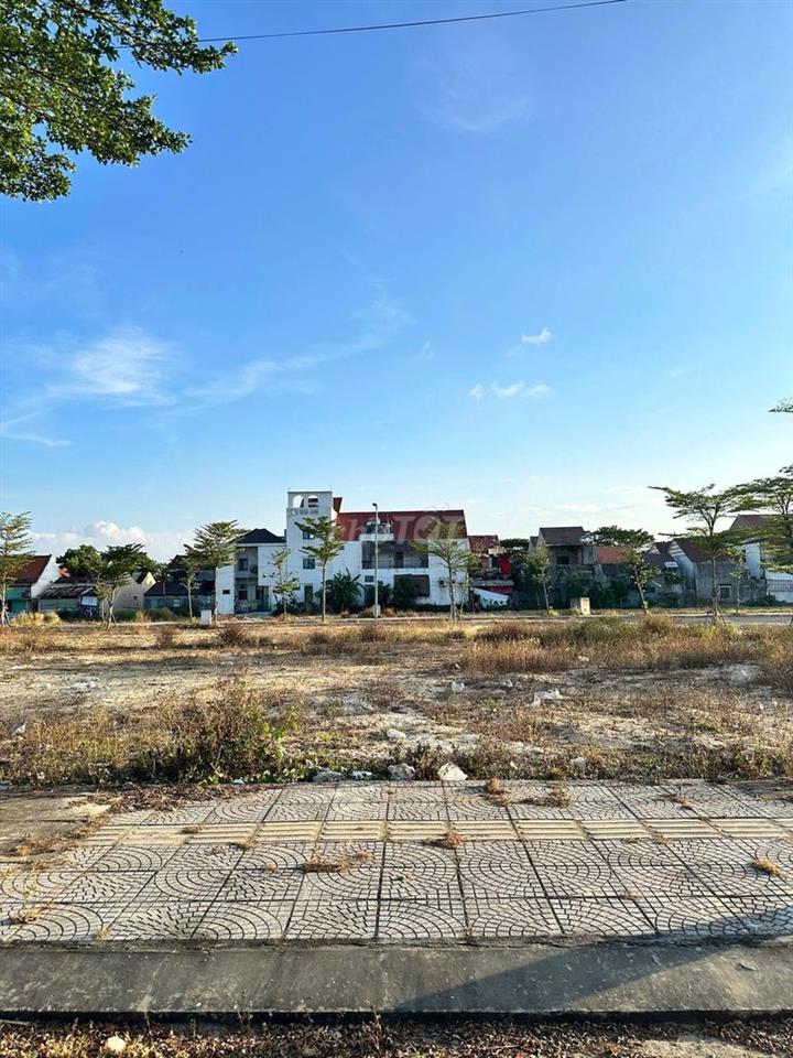 Bán lô 2 mặt tiền siêu đẹp khu vực trung tâm Hội An