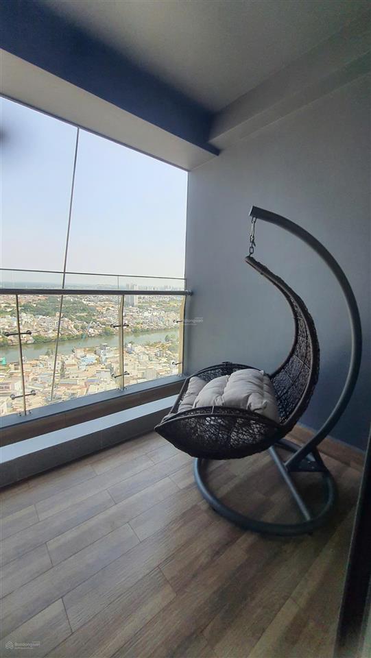 Cần bán căn hộ d  aqua có sân vườn 71m2 căn góc 2 view + view quận 1 và view hướng nam