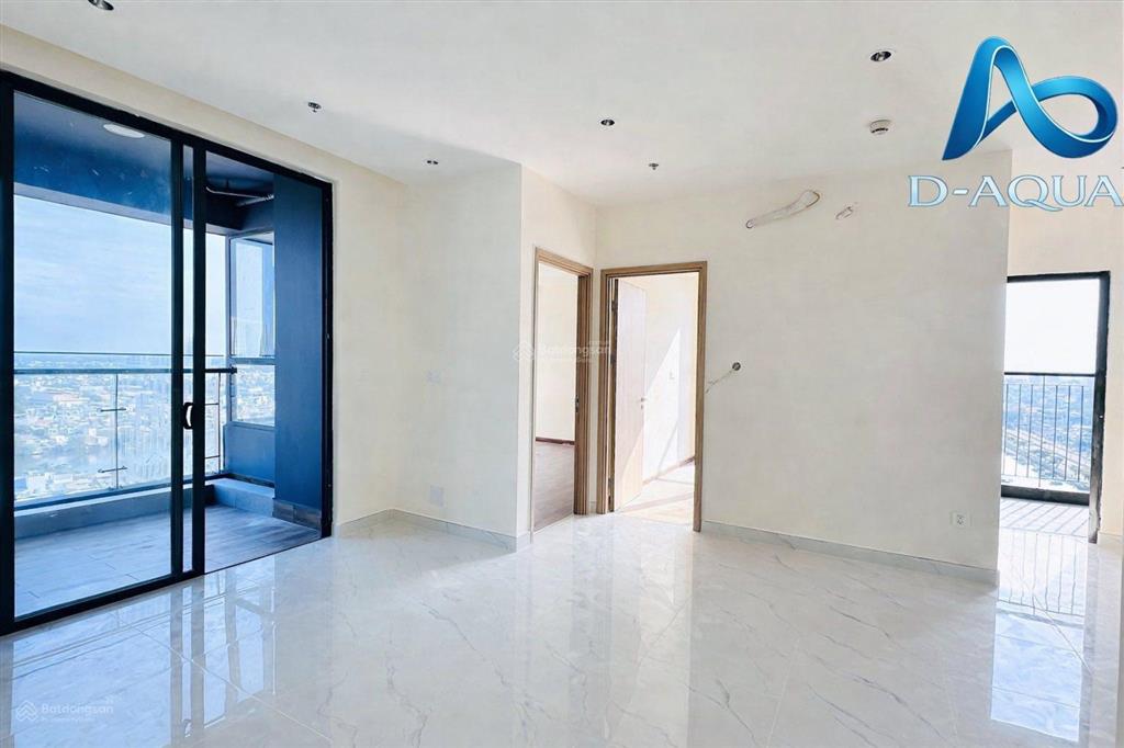 Cần bán căn hộ d  aqua có sân vườn 71m2 căn góc 2 view + view quận 1 và view hướng nam