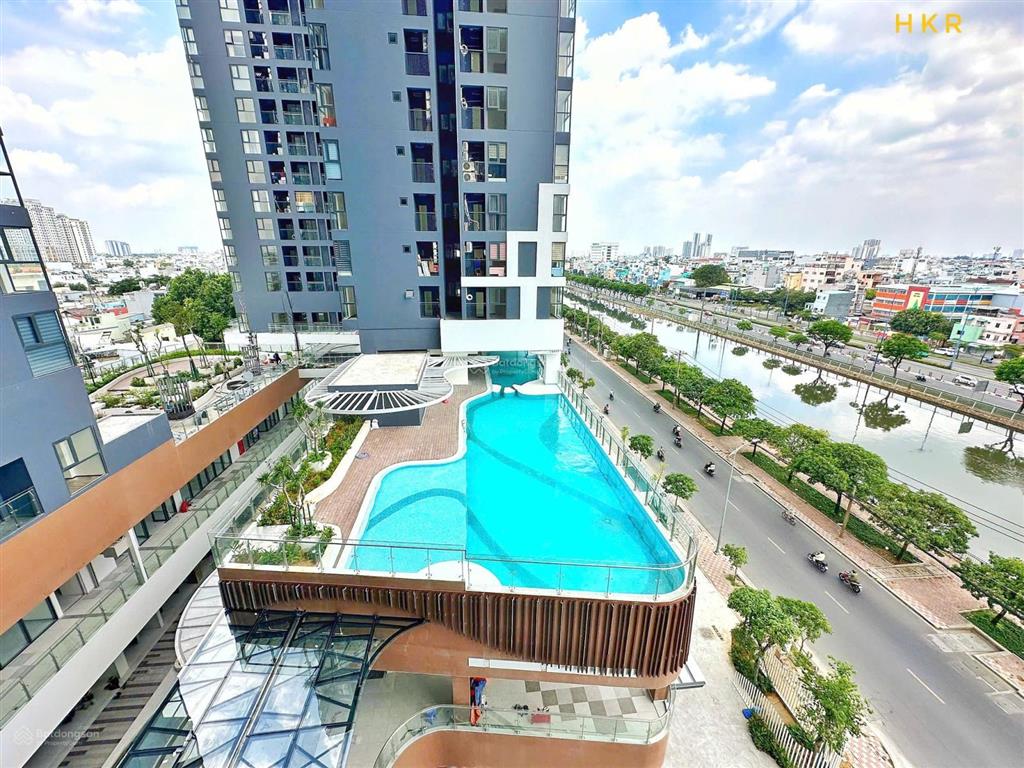 Căn hộ sân vườn ban công hướng nam giá cực tốt