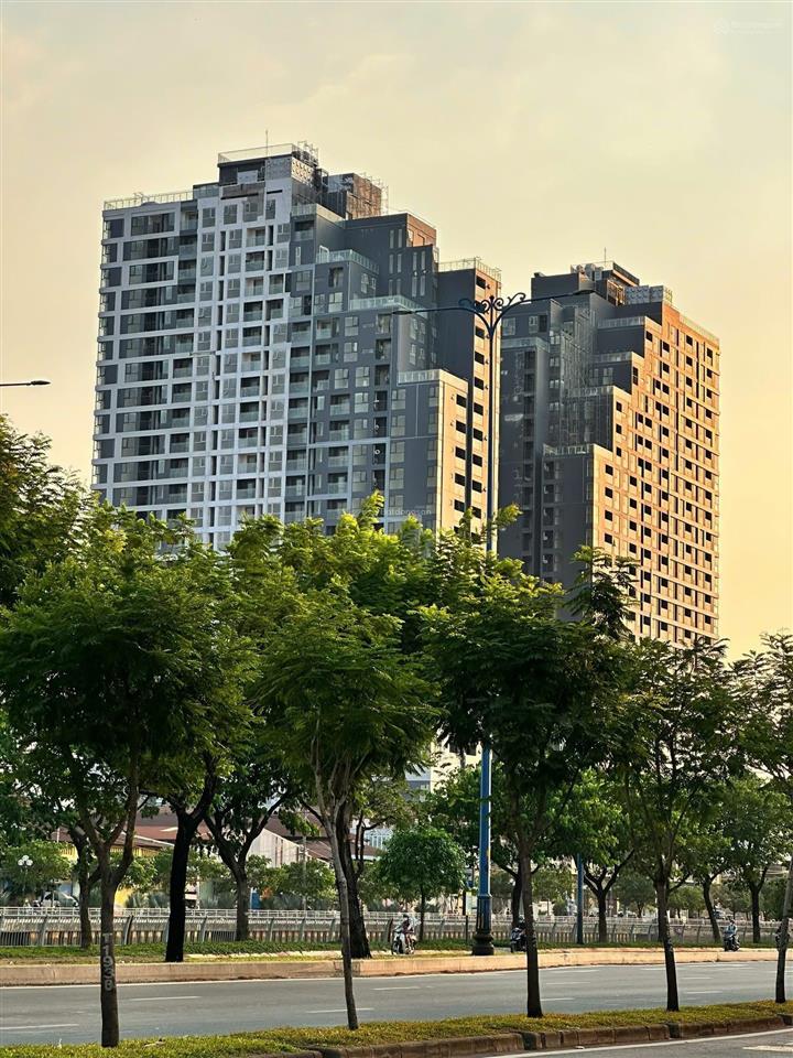 Bán căn hộ view pháo hoa view sông cực đẹp 68 m2
