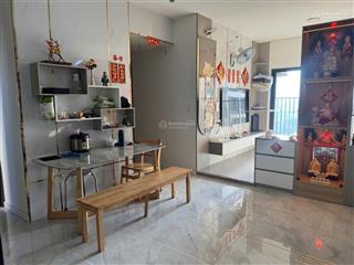 Chính chủ gửi bán căn hộ 3 phòng full nội thất sổ sẵn sang tên ngay