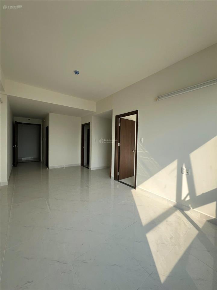 Bán căn 2 phòng ngủ giá cực tốt nhà mới đẹp
