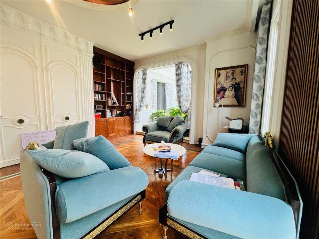 Bán biệt thự đẹp tại thành phố giao lưu, 76 tỷ, 235m2, 4pn, 4wc