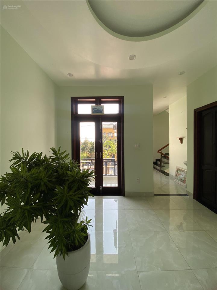 Cần bán căn nhà 3 tầng đường mẹ thứ cách biển chỉ vài trăm mét  0936 325 ***