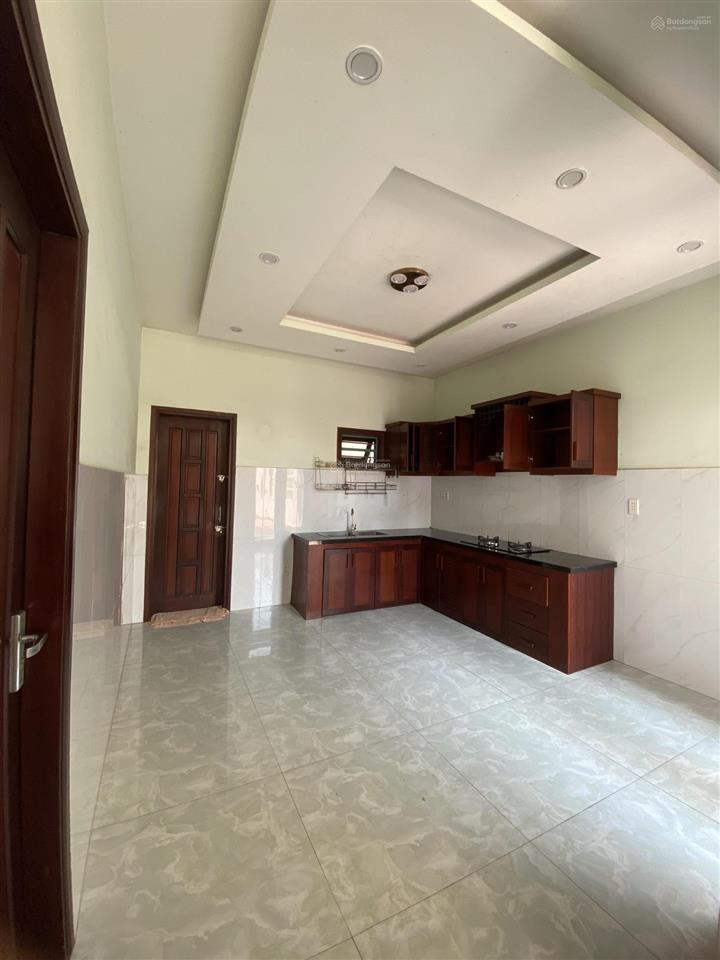 Cần bán căn nhà 3 tầng đường mẹ thứ cách biển chỉ vài trăm mét  0936 325 ***