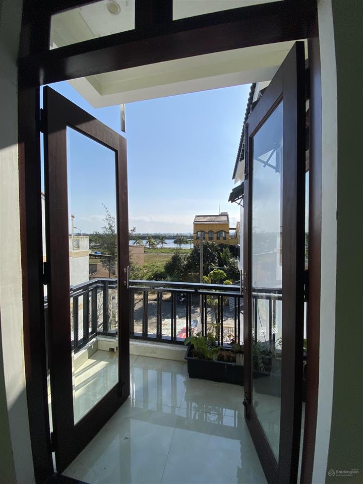 Cần bán căn nhà 3 tầng đường mẹ thứ cách biển chỉ vài trăm mét  0936 325 ***