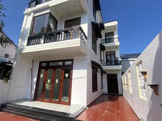 Cần bán căn nhà 3 tầng đường mẹ thứ cách biển chỉ vài trăm mét  0936 325 ***