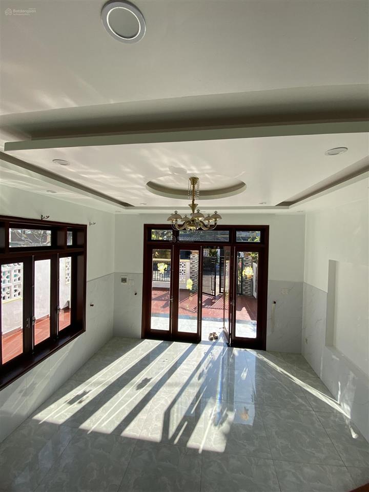 Cần bán căn nhà 3 tầng đường mẹ thứ cách biển chỉ vài trăm mét  0936 325 ***