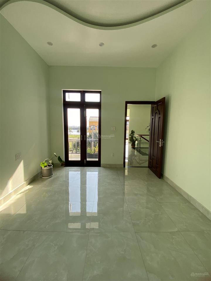 Cần bán căn nhà 3 tầng đường mẹ thứ cách biển chỉ vài trăm mét  0936 325 ***