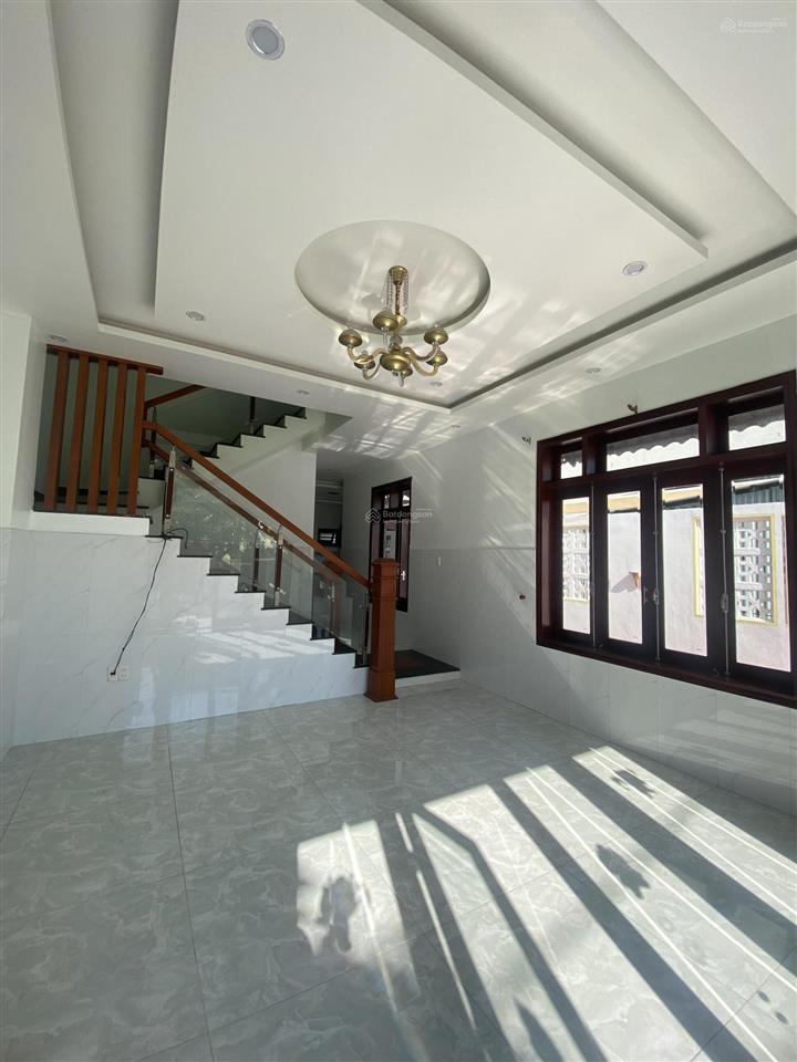 Cần bán căn nhà 3 tầng đường mẹ thứ cách biển chỉ vài trăm mét  0936 325 ***