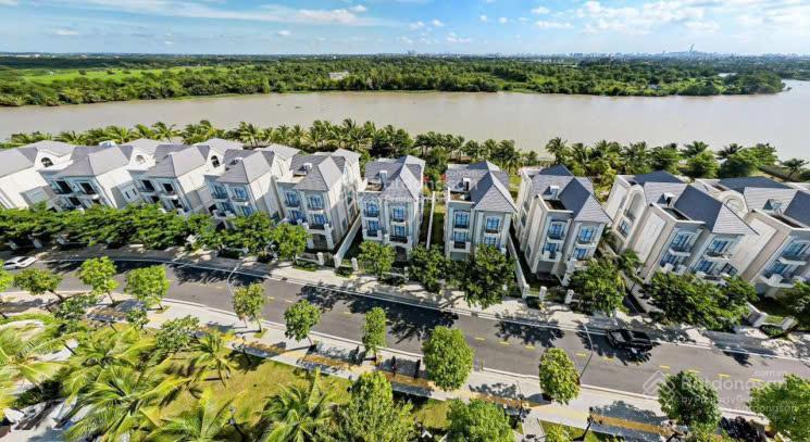 Chính chủ cần bán căn biệt thự mặt sông vinhomes grand park, quận 9. dt 412m2. giá 65 tỷ