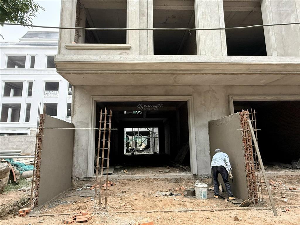 Bán căn liền kề diện tích 100m2 thạch bàn long biên giá bán 14 tỷ đã xây 5 tầng