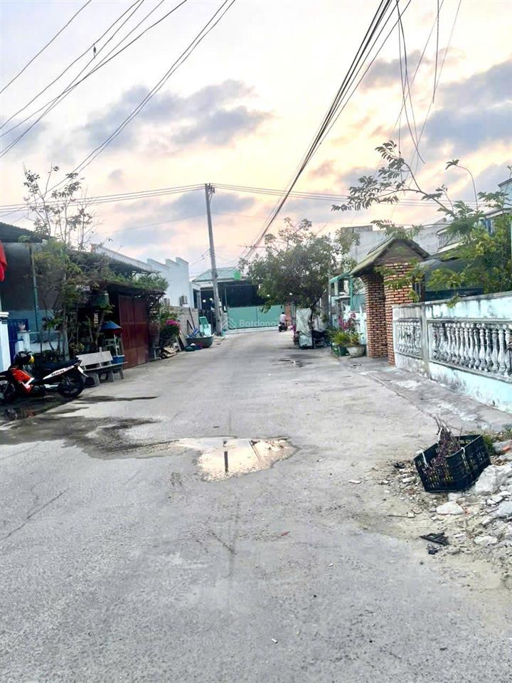 Bán đất tặng nhà, gần bãi sau biển mũi né, 585m2 full thổ cư, cách bãi tắm biển 400m