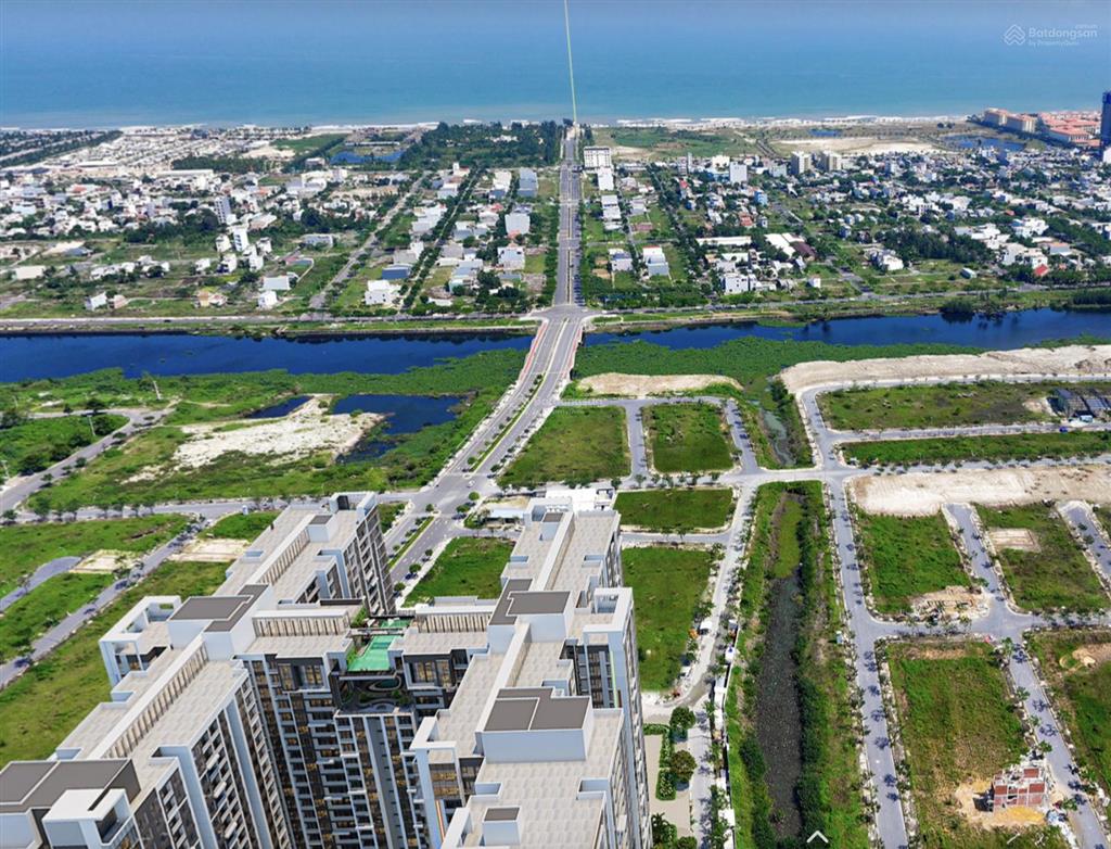 Căn hộ fpt plaza 4, loại 2pn ban công hướng đông view trực diện biển, sông cổ cò, hồ bơi, tiện ích