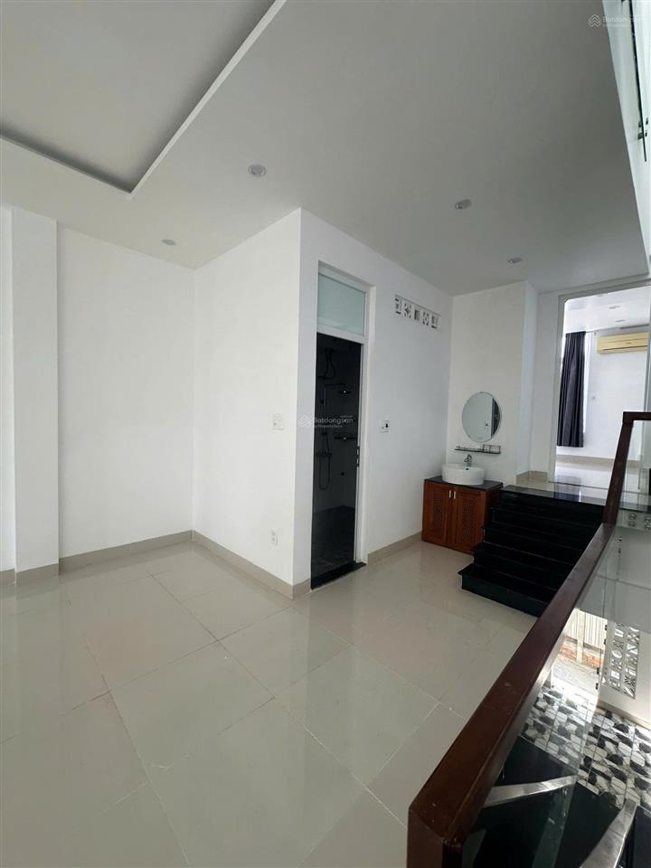 Nhà 3 tầng mặt tiền đường bàu năng 1, sát trục lý thái tông, hướng tây nam, gần biển giá chỉ 7,1 tỷ