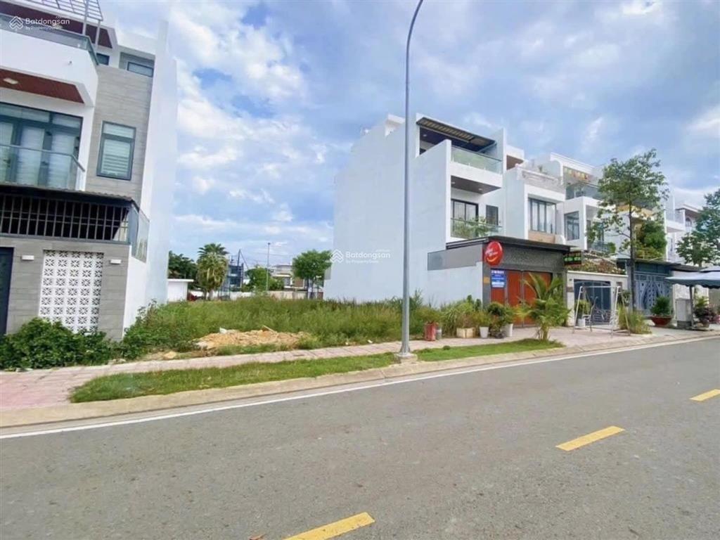 Chủ kẹt tiền ra gấp lô 104m2 chỉ 1tỷ9 ngay đường 25b,tt hiệp phướcnhơn trạch.cách cổng sân bay 3km