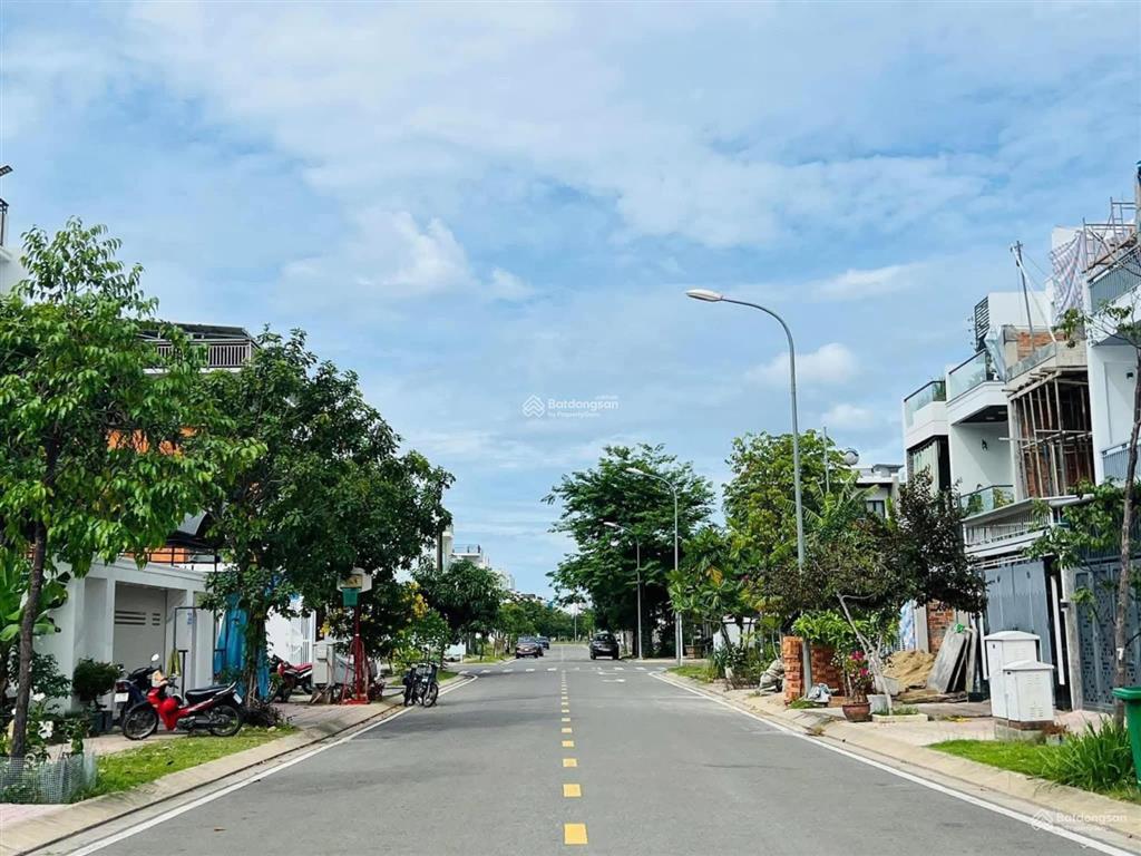 Chủ kẹt tiền ra gấp lô 104m2 chỉ 1tỷ9 ngay đường 25b,tt hiệp phướcnhơn trạch.cách cổng sân bay 3km