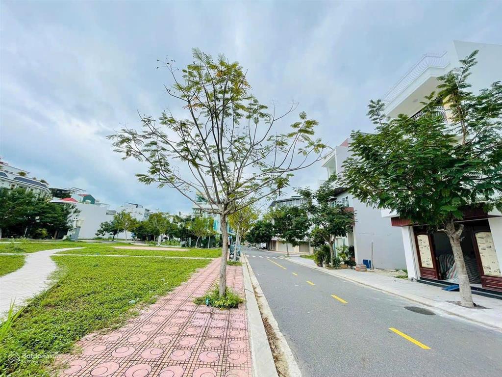 Chủ kẹt tiền ra gấp lô 104m2 chỉ 1tỷ9 ngay đường 25b,tt hiệp phướcnhơn trạch.cách cổng sân bay 3km