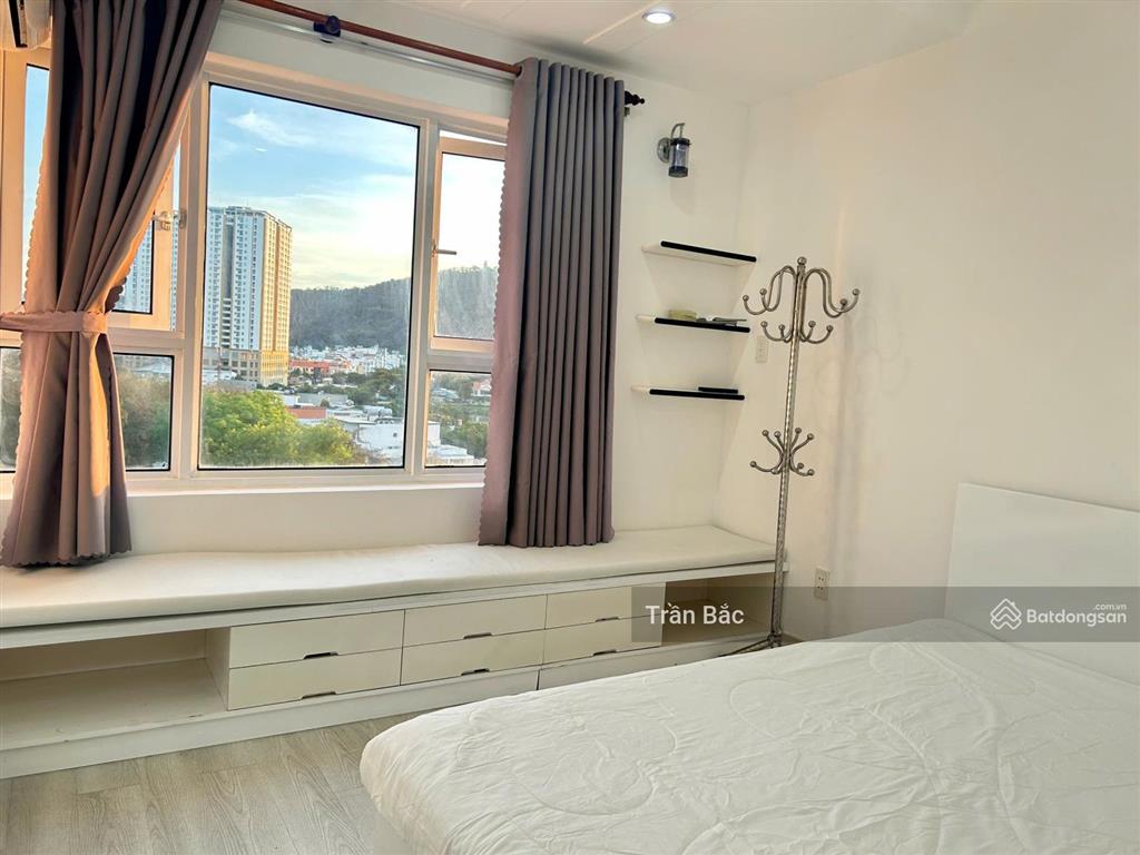 Giá tốt 2 tỷ 450  cần bán gấp căn 2 phòng ngủ 2 toilet, full nt tại osc land vũng tàu 0908 209 ***