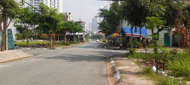 Đất mặt tiền kinh doanh làng đại học abc, 10x23=230m2. cần tiền, có tách bán một phần!