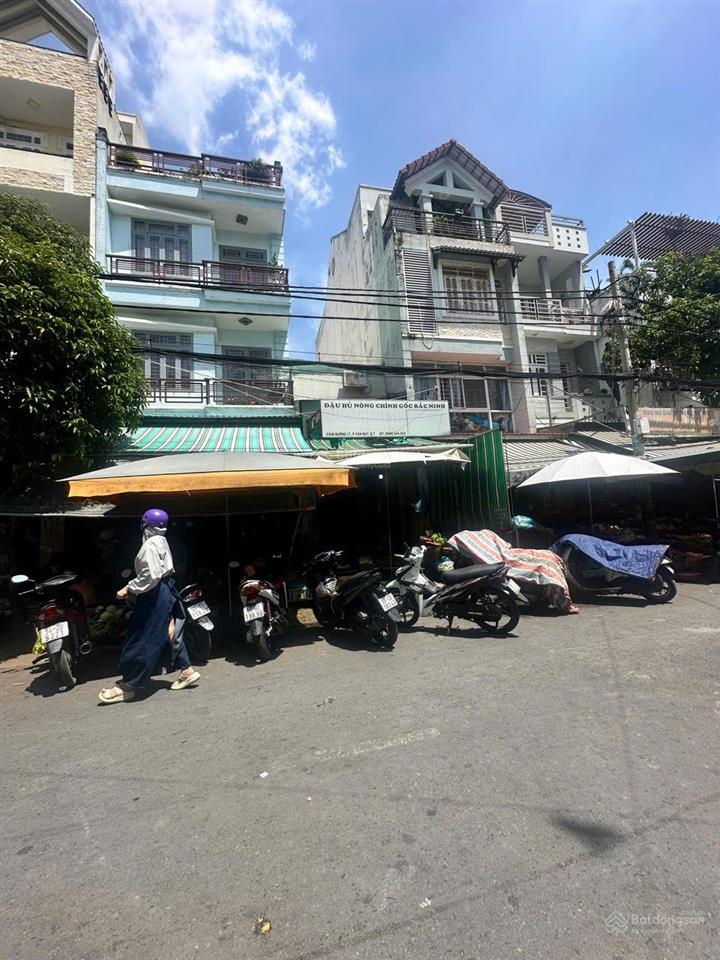 Bán nhà mặt tiền chợ tân kiểng, ngay đường 17, cực kỳ đông đúc,mở cửa có tiền liền.