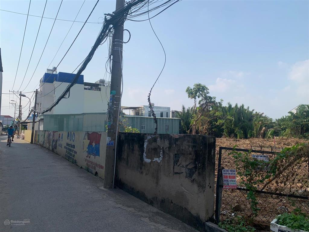 Đất lớn góc 2500m2 mặt tiền đào sư tích