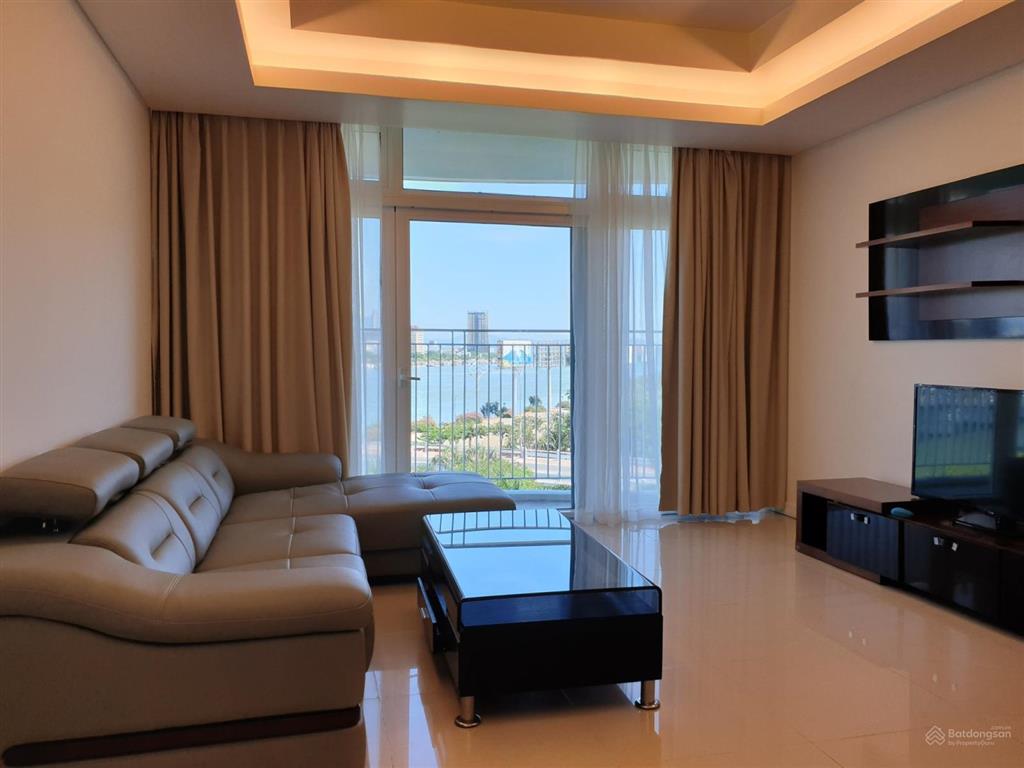 Cho thuê dài hạn căn hộ 2 phòng ngủ azura đà nẵng, view sông hàn.  0931 914 ***