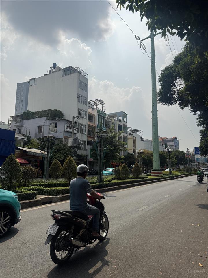 Chủ kẹt cần bán gấp nền phố 5x22m mặt tiền phạm hùng kdc đại phúc green villas giá 125tr/m2