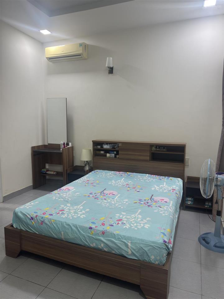 Cần bán căn nhà phố kdc 6b intresco giá 11ty8 1 trệt 3 lầu sổ hồng
