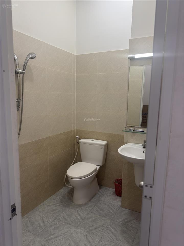 Cần bán căn nhà phố kdc 6b intresco giá 11ty8 1 trệt 3 lầu sổ hồng